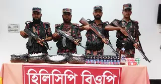 হিলি সীমান্ত থেকে ৪ লাখ টাকার মাদক উদ্ধার